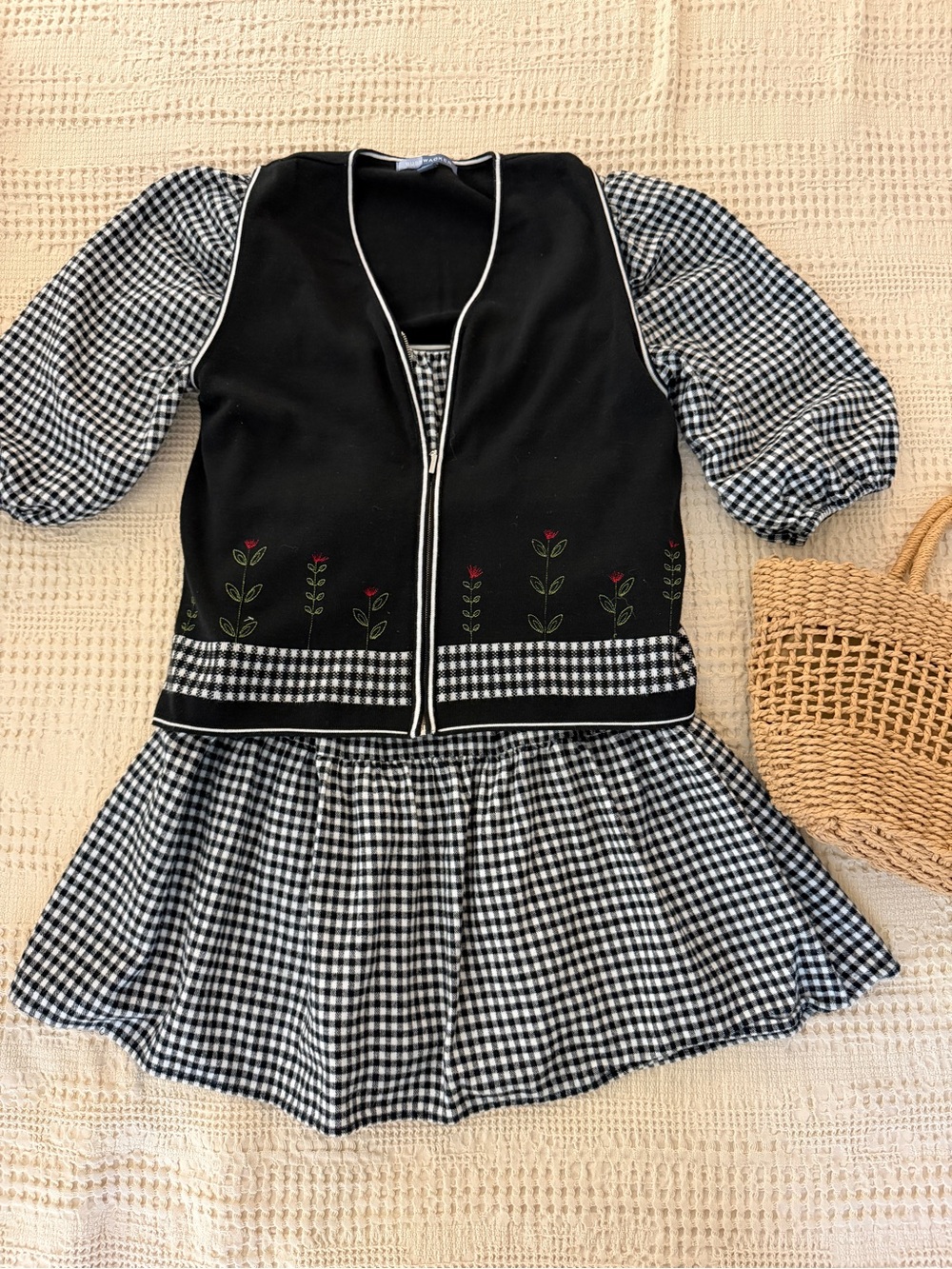 90s Vintage Black Vest Cottagecore